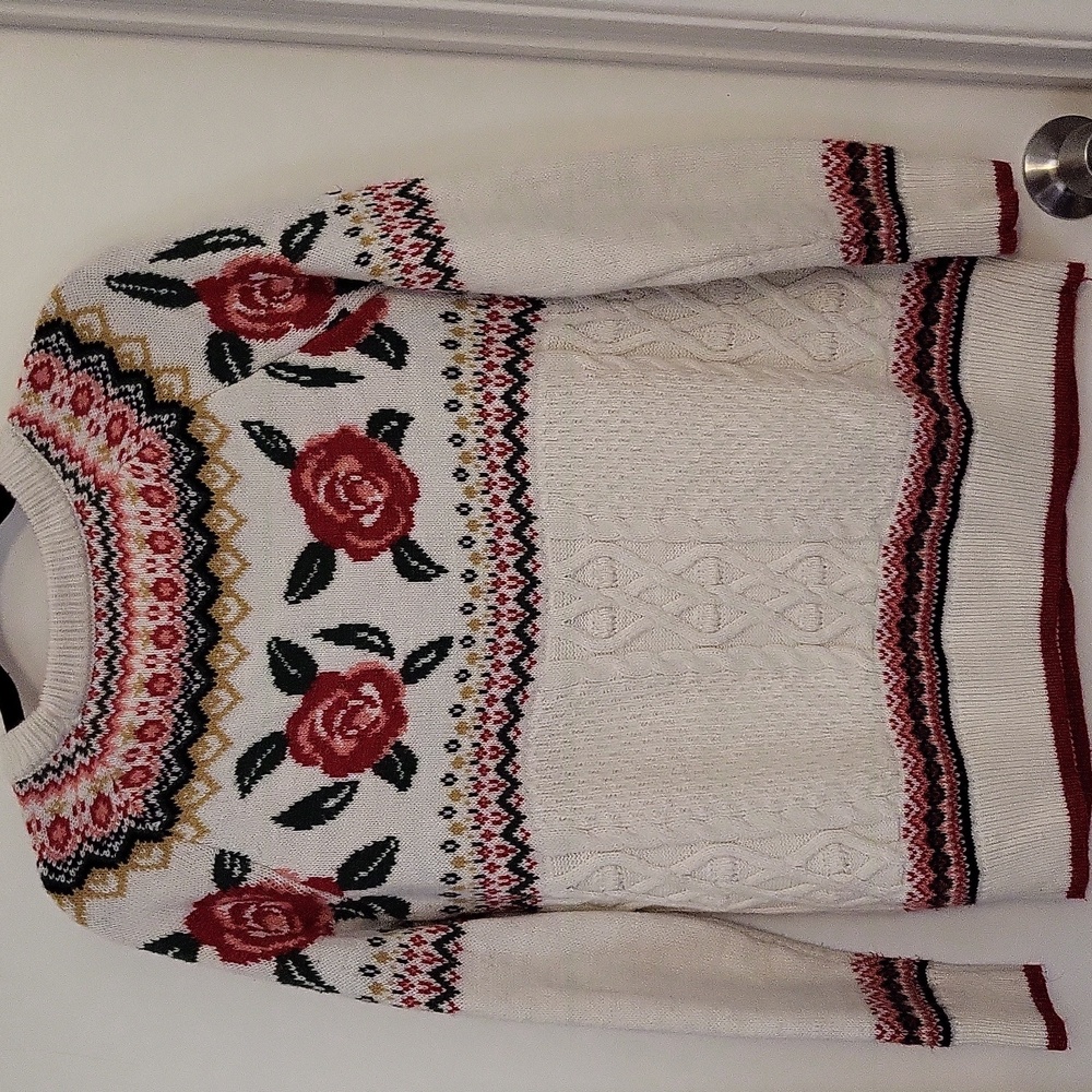Mossimo size small rose pattern pullover - Picture 6 of 6